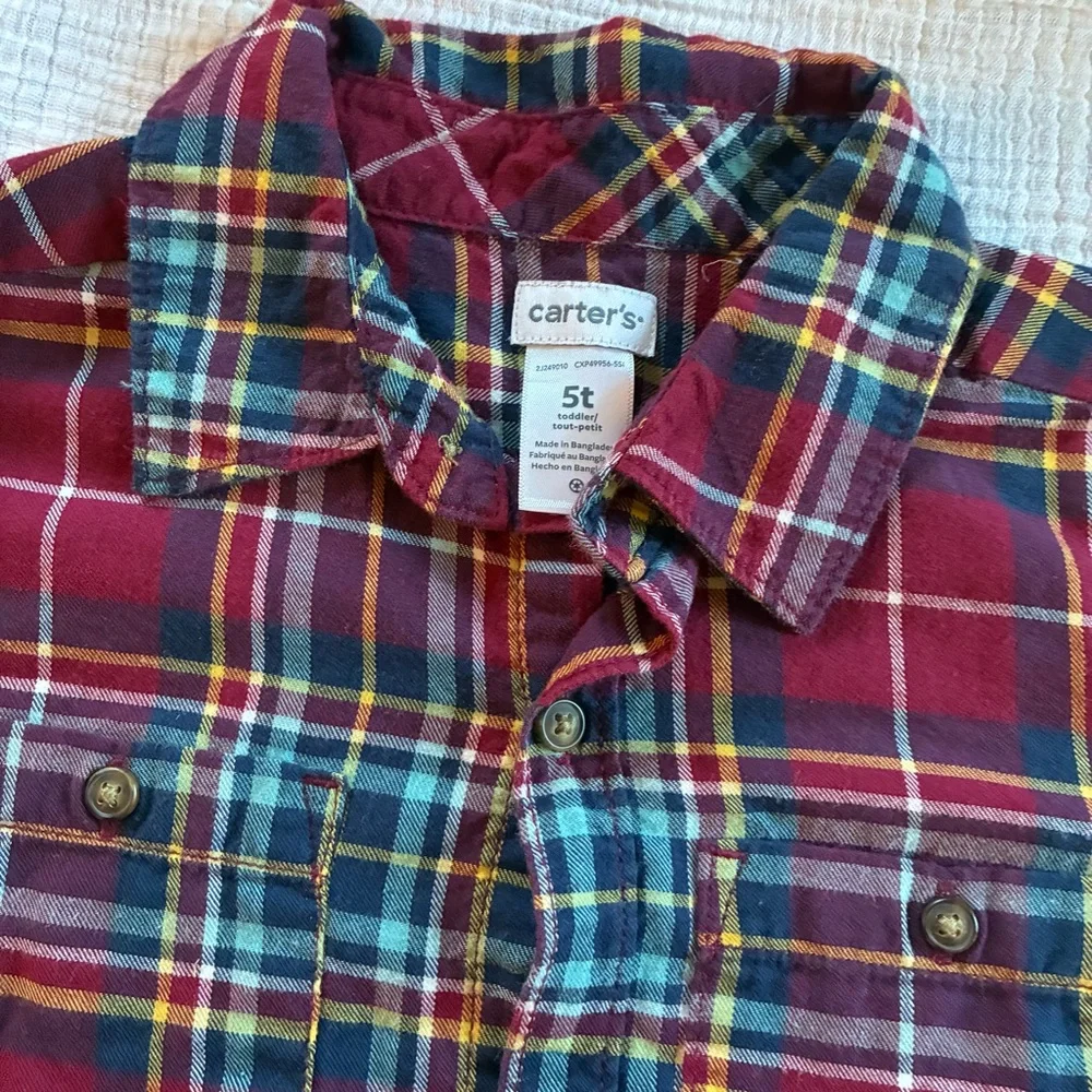 😳3/$15😳 Red Plaid Boys button down Shirt - size 5T